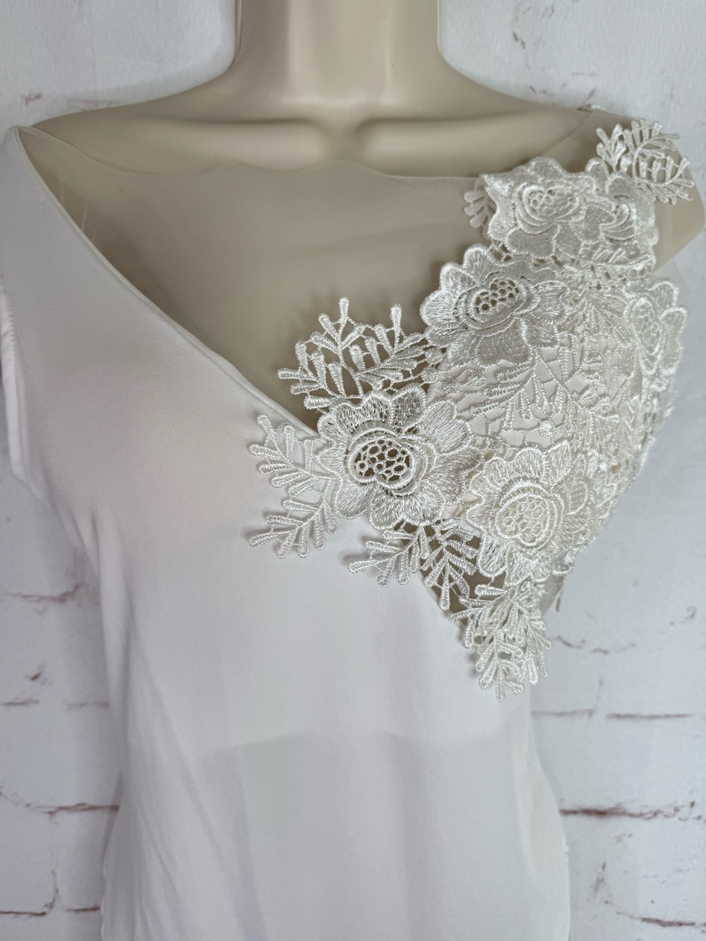 Vintage Coquette Ivory Lace detail V-neck Sleeveless Snap Closure Bodysuit M - Picture 5 of 15